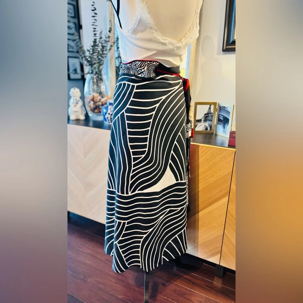 Reversible Maxi Wrap Skirt O/S - Picture 7 of 14